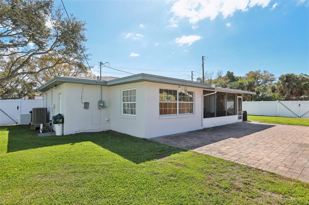 699 Pinellas Point Drive S, Saint Petersburg, FL 33705 Photo