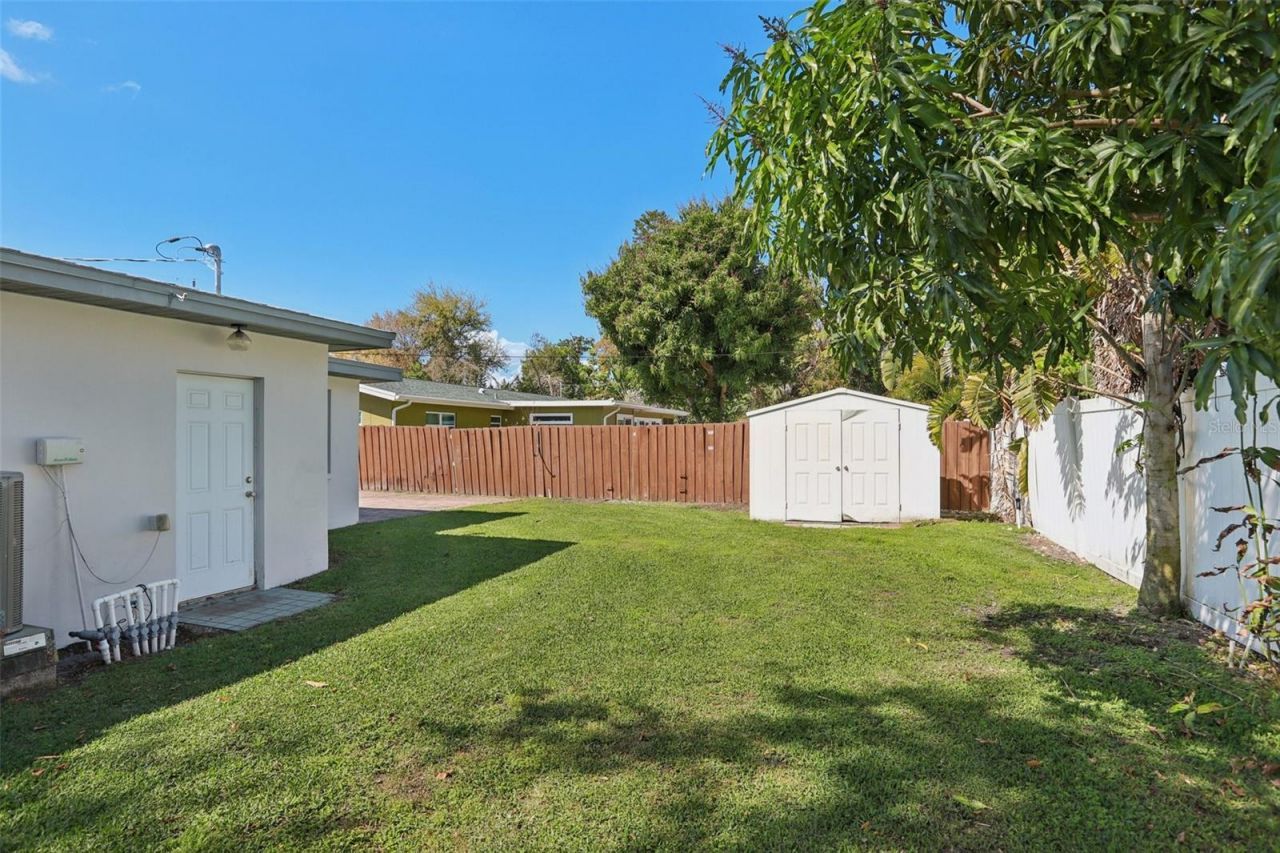 699 Pinellas Point Drive S, Saint Petersburg, FL 33705 Photo