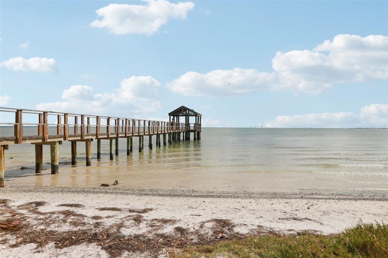 699 Pinellas Point Drive S, Saint Petersburg, FL 33705 Photo