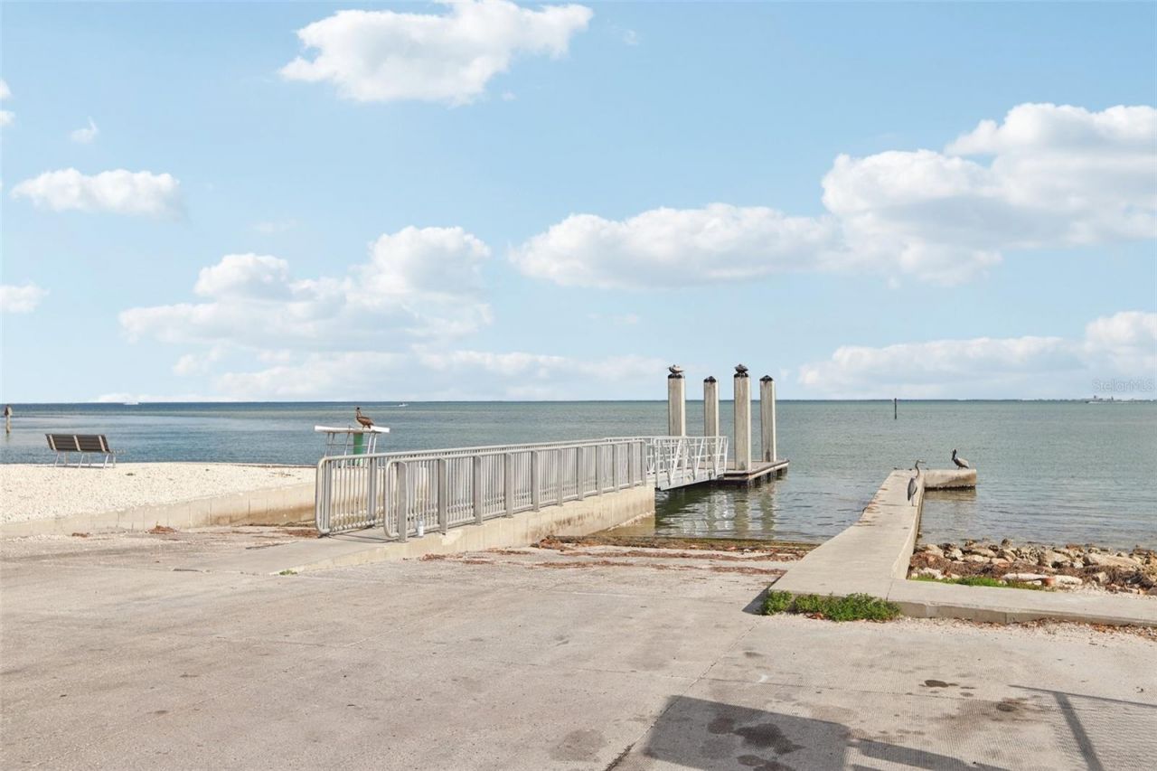 699 Pinellas Point Drive S, Saint Petersburg, FL 33705 Photo