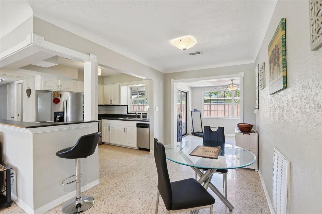 699 Pinellas Point Drive S, Saint Petersburg, FL 33705 Photo