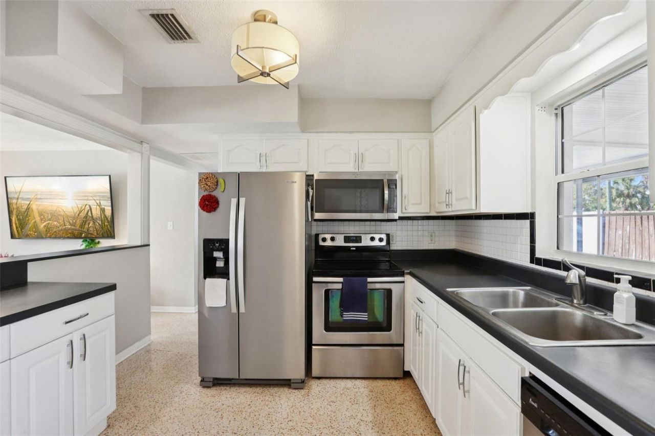 699 Pinellas Point Drive S, Saint Petersburg, FL 33705 Photo