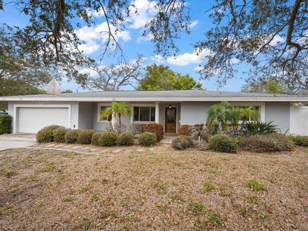 230 GARDEN CIRCLE , BELLEAIR, FL 33756