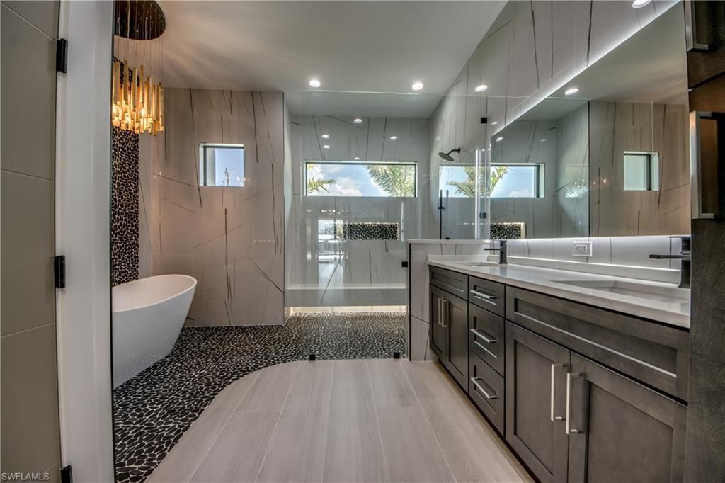 5310 Bayview Ct, Cape Coral, FL 33904 Photo