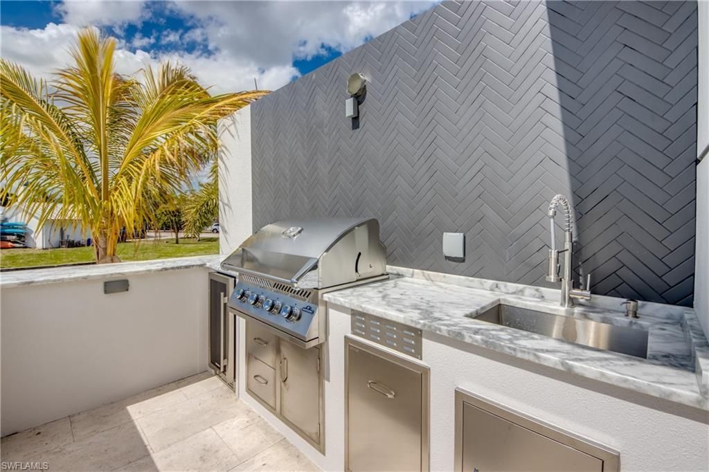 5310 Bayview Ct, Cape Coral, FL 33904 Photo