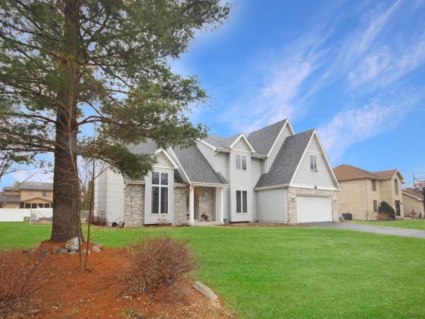 1421 Lakeview Drive , Schererville, IN 46375