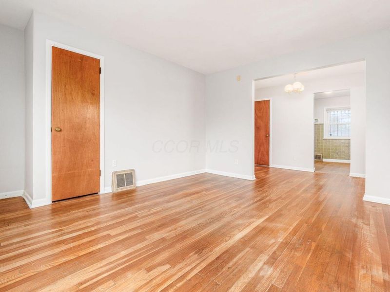 396 S Hague Avenue , Columbus, OH 43204 Photo 10