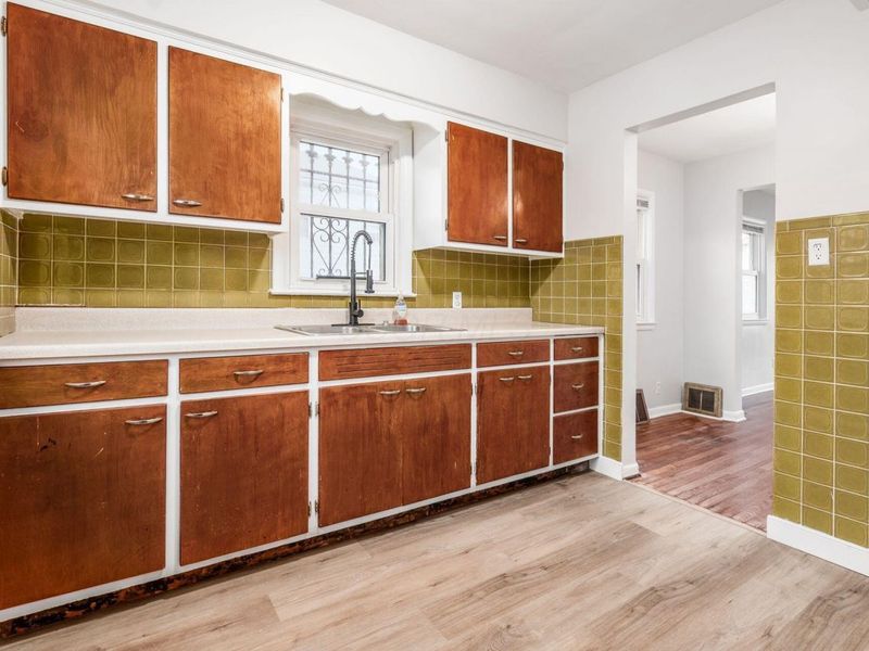 396 S Hague Avenue , Columbus, OH 43204 Photo 15