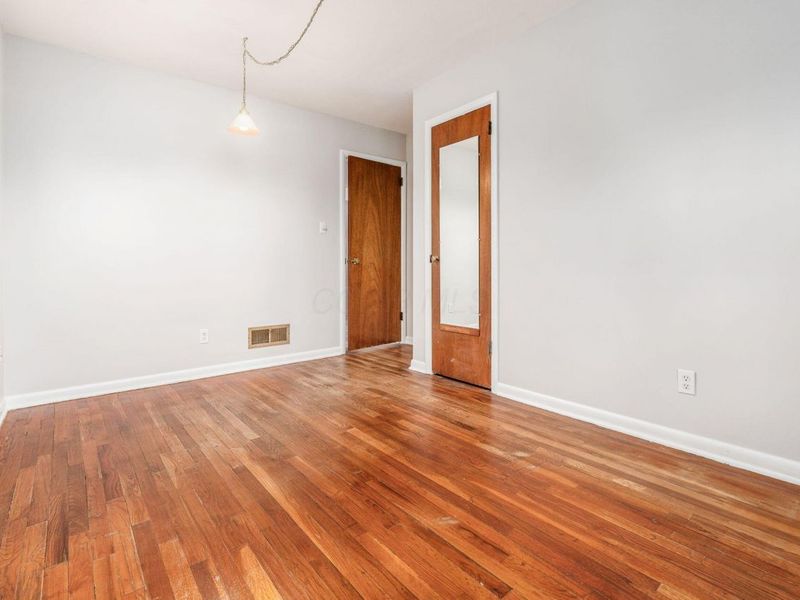 396 S Hague Avenue , Columbus, OH 43204 Photo 20