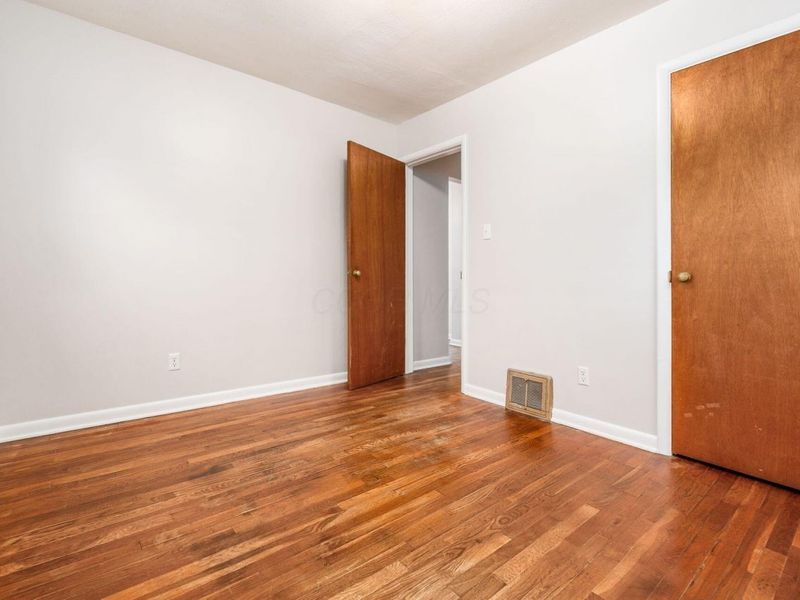 396 S Hague Avenue , Columbus, OH 43204 Photo 23