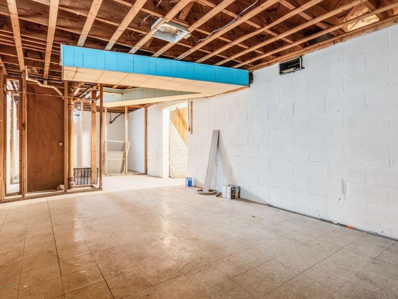 396 S Hague Avenue , Columbus, OH 43204 Photo 28