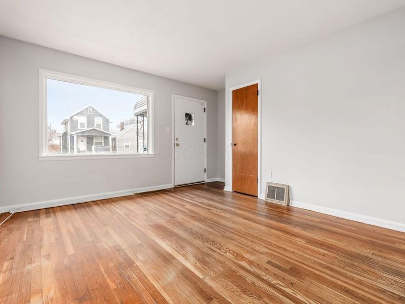 396 S Hague Avenue , Columbus, OH 43204 Photo 9