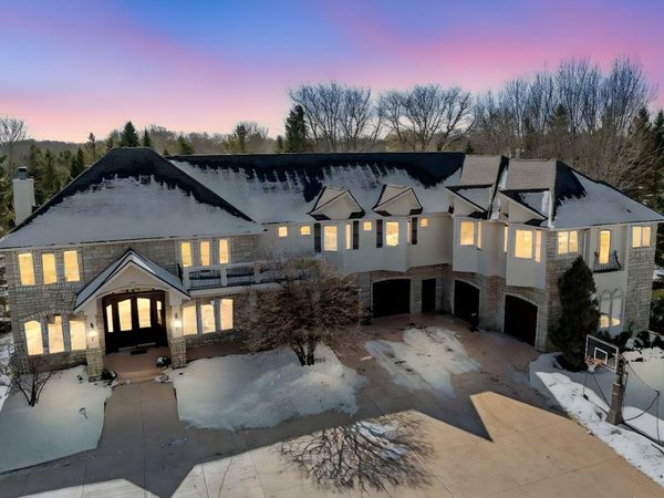 2101 Timberwood Drive, Chanhassen, MN 55317
