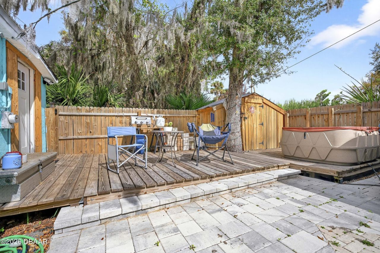 607 Jefferson Street, New Smyrna Beach, FL 32168 Photo