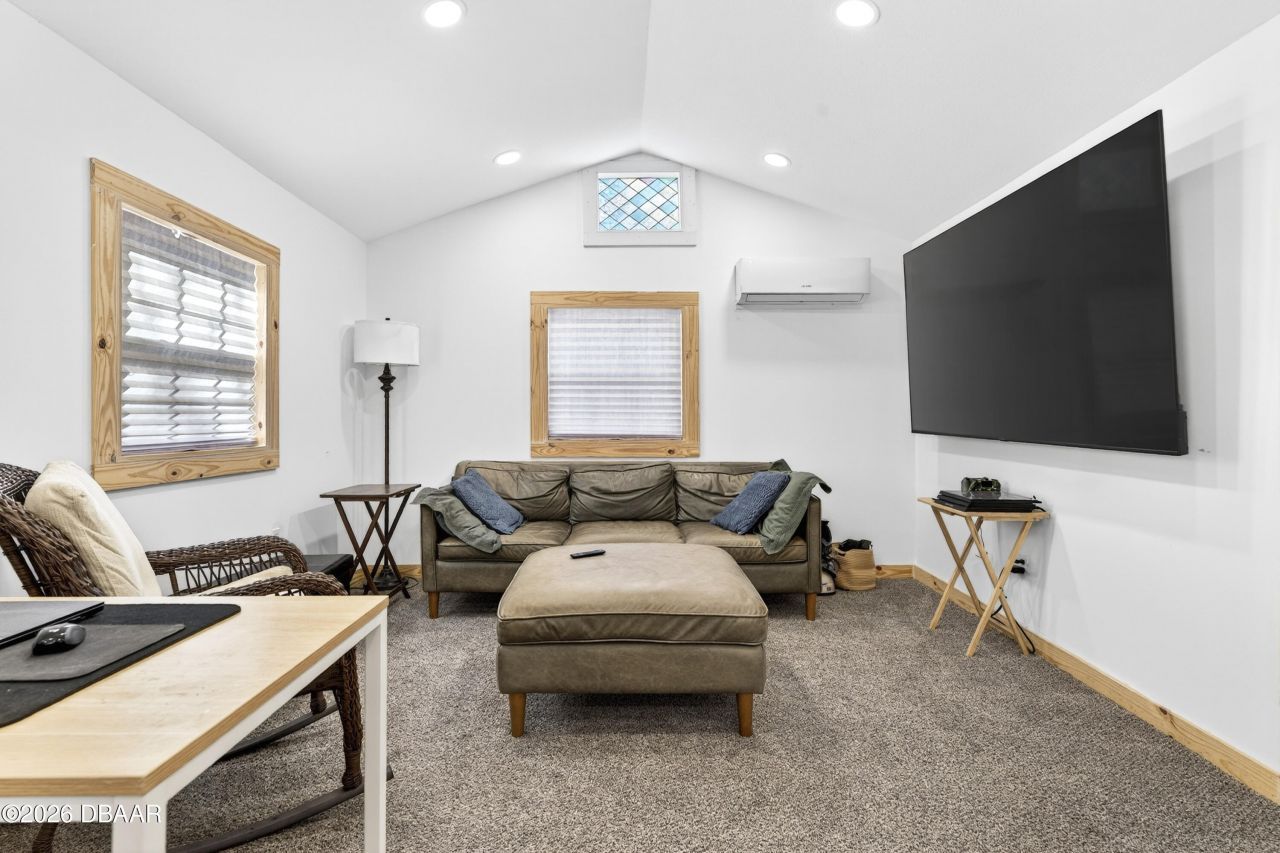 607 Jefferson Street, New Smyrna Beach, FL 32168 Photo