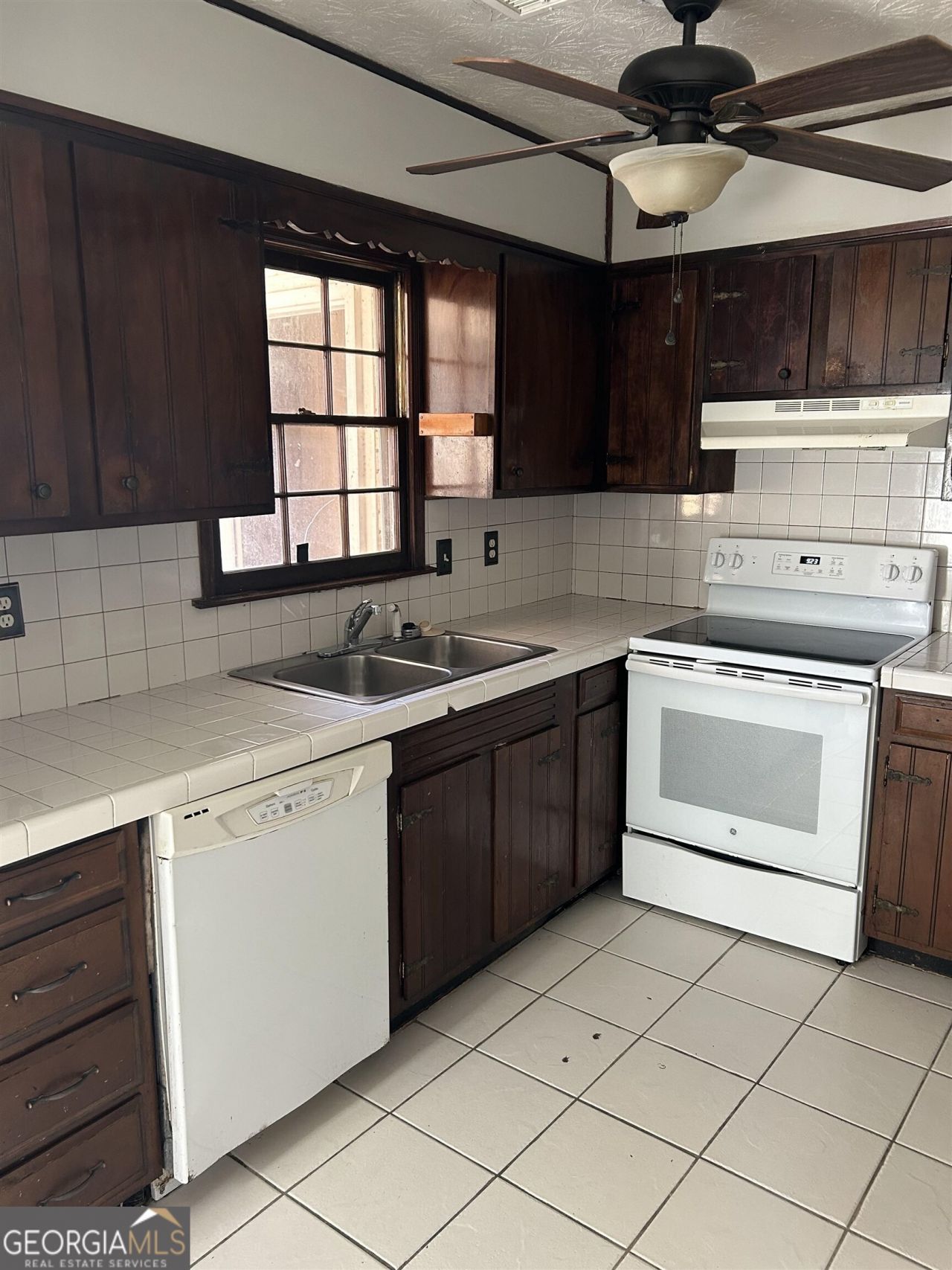 1421 Villa Pine Court, Conyers, GA 30012 Main Photo