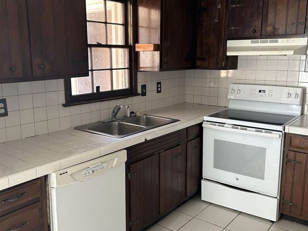 1421 Villa Pine Court, Conyers, GA 30012