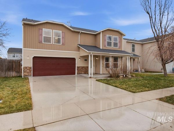 9553 W Trestlewood Dr, Boise, ID 83709