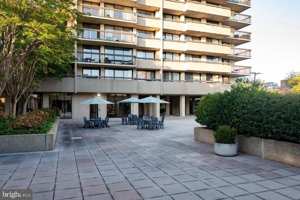 400 Madison Street, Unit 301, Alexandria, VA 22314 Main Photo