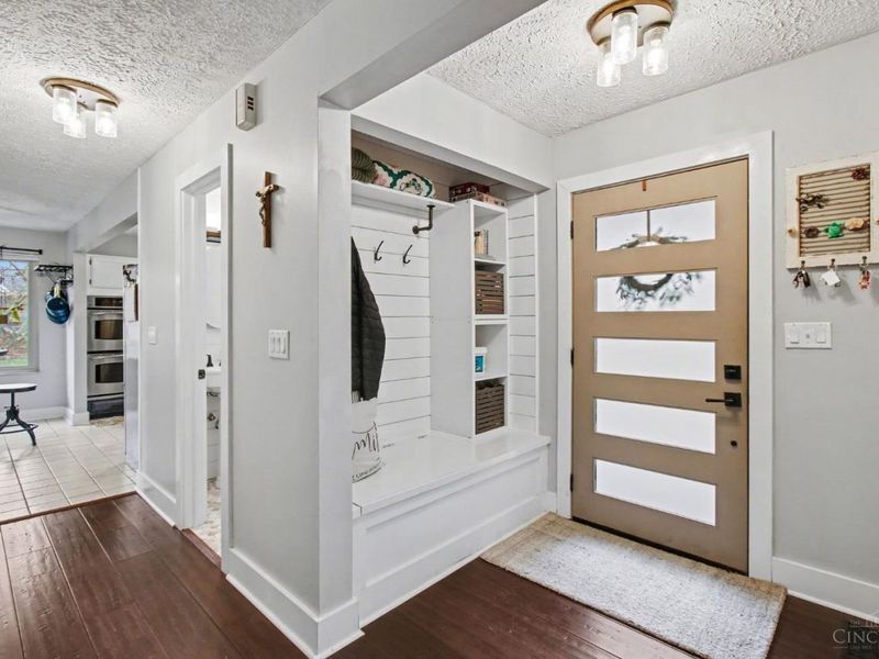 5707 Whistling Wind Lane, Milford, OH 45150 Photo 4