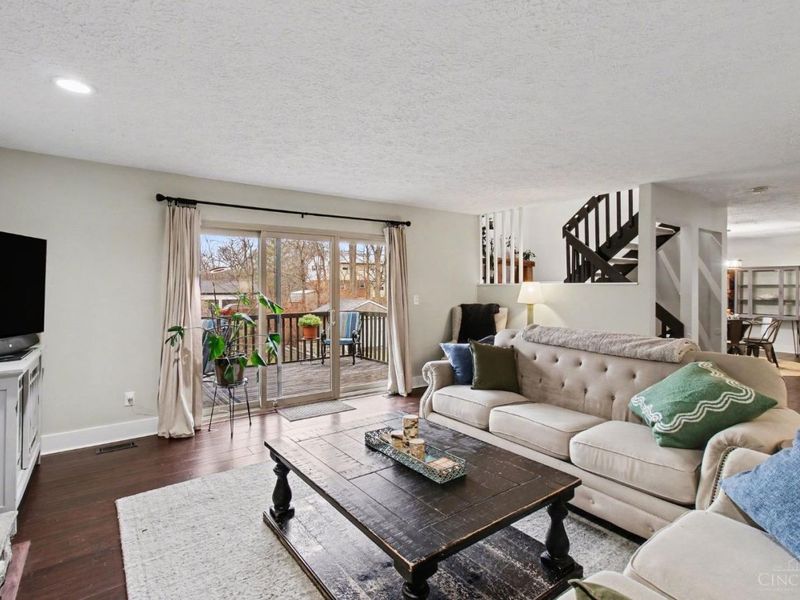 5707 Whistling Wind Lane, Milford, OH 45150 Photo 6