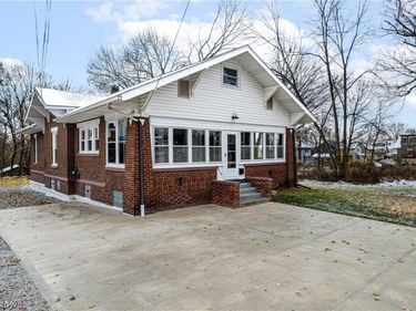 613 Wooster Road N, Barberton, OH 44203