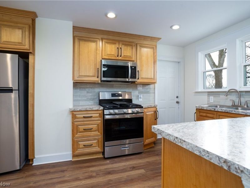 613 Wooster Road N, Barberton, OH 44203 Photo 10