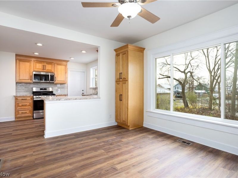 613 Wooster Road N, Barberton, OH 44203 Photo 12