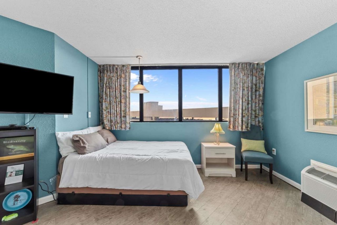 9550 Shore Dr. Photo 10