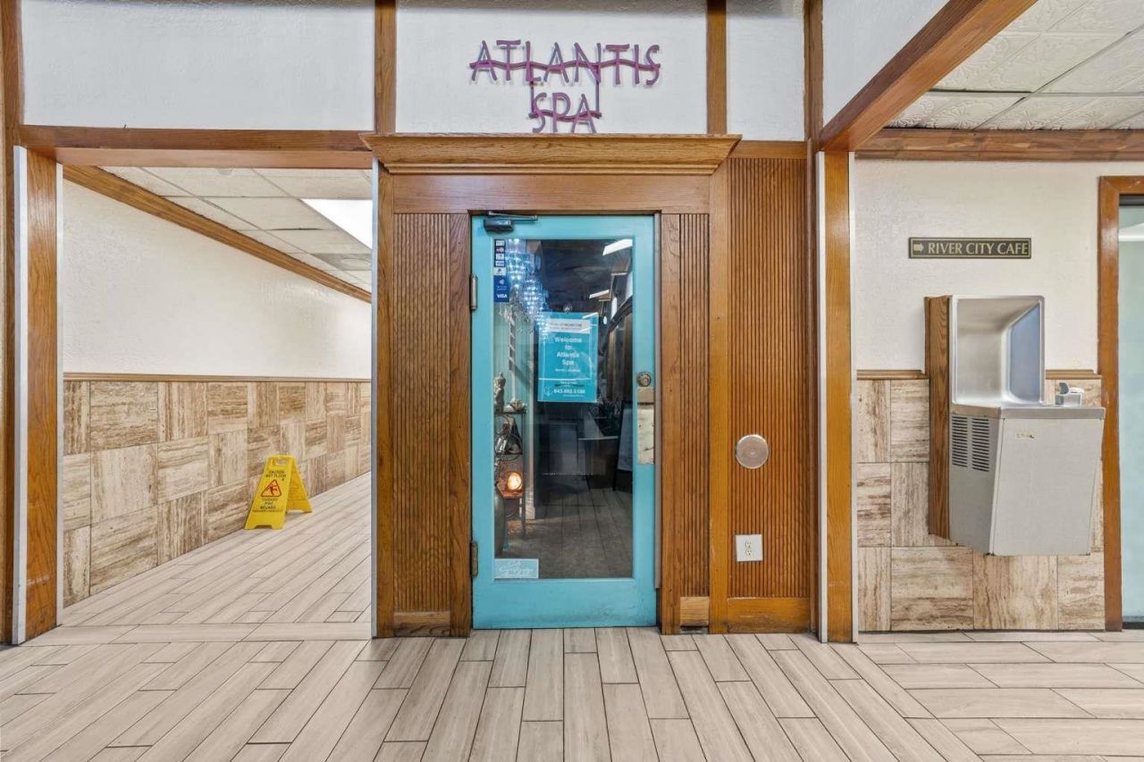 9550 Shore Dr. Photo 16