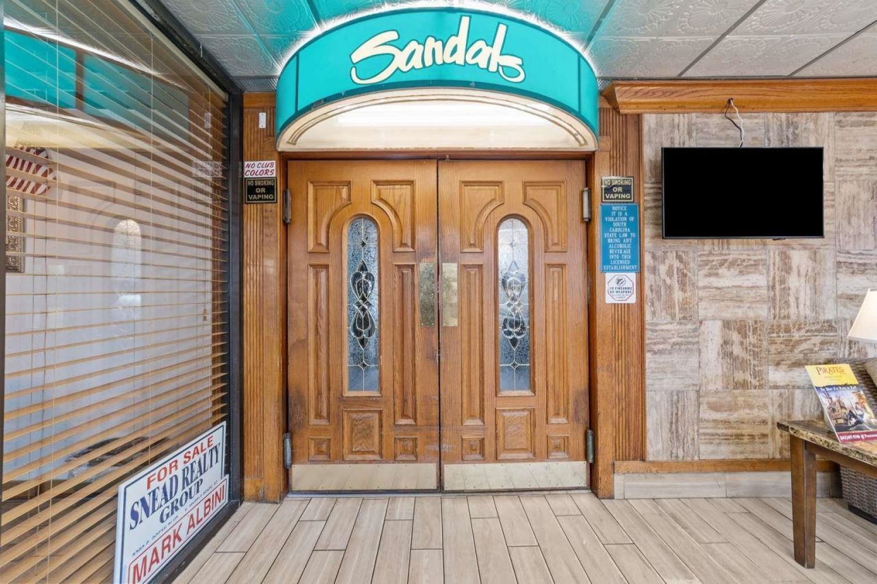 9550 Shore Dr. Photo 17