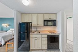 9550 Shore Dr. photo 4