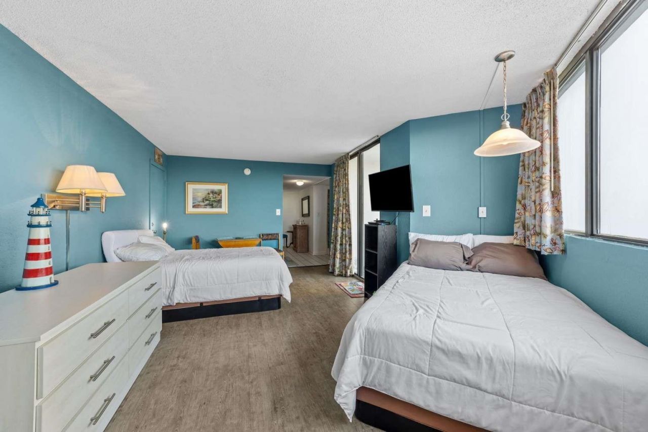 9550 Shore Dr. Photo 6