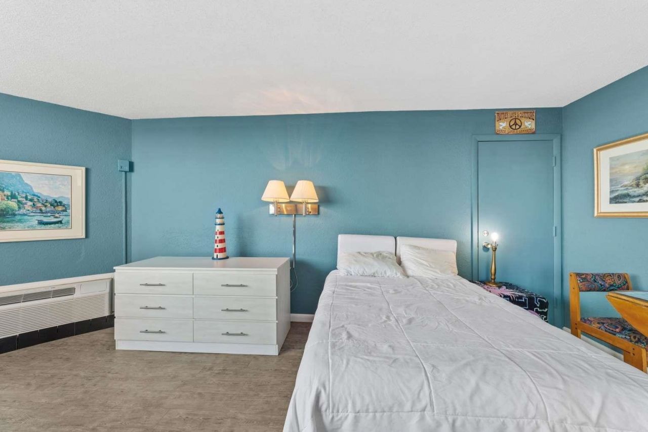 9550 Shore Dr. Photo 9