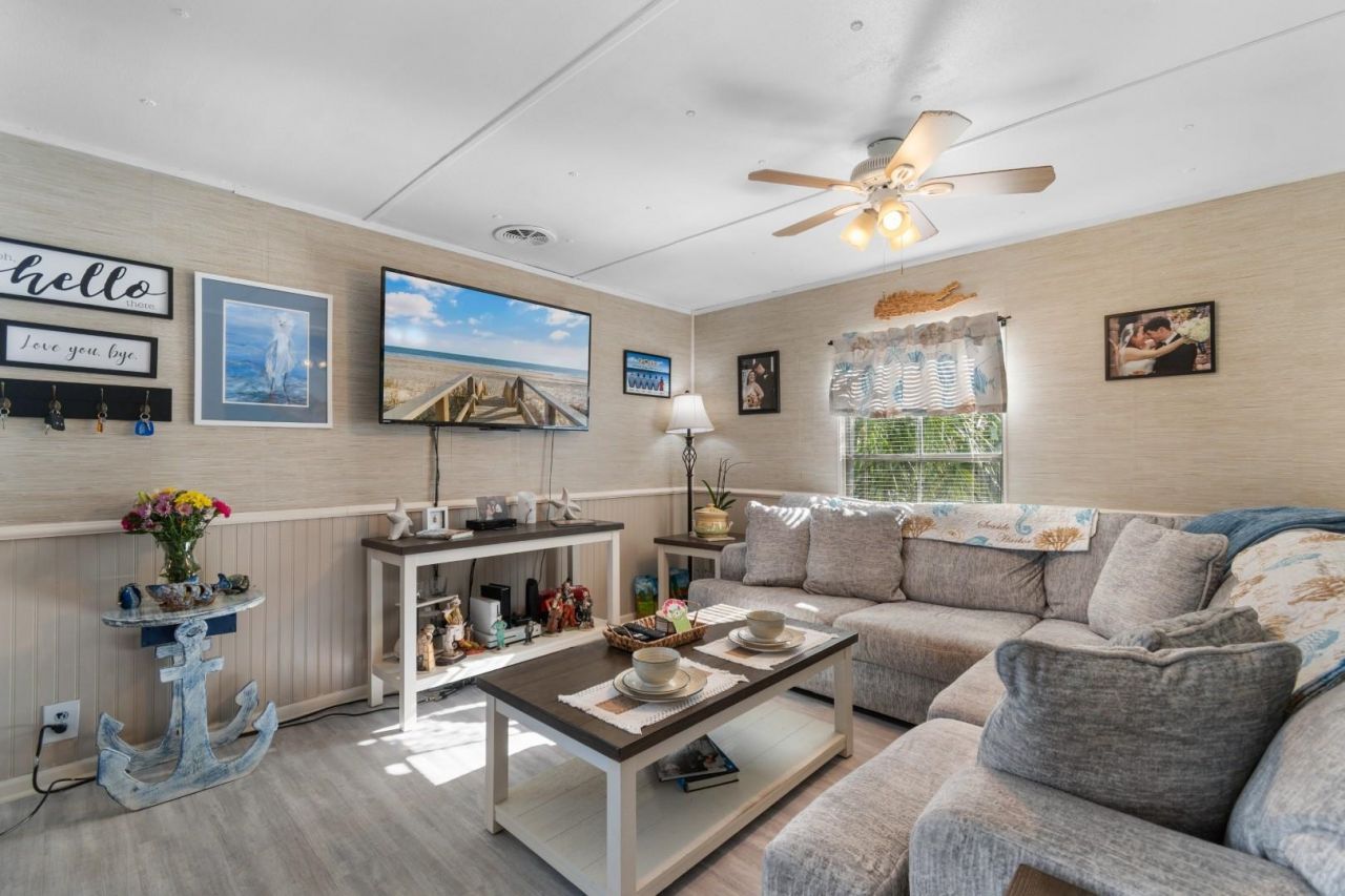 2096 Dipper Photo 10