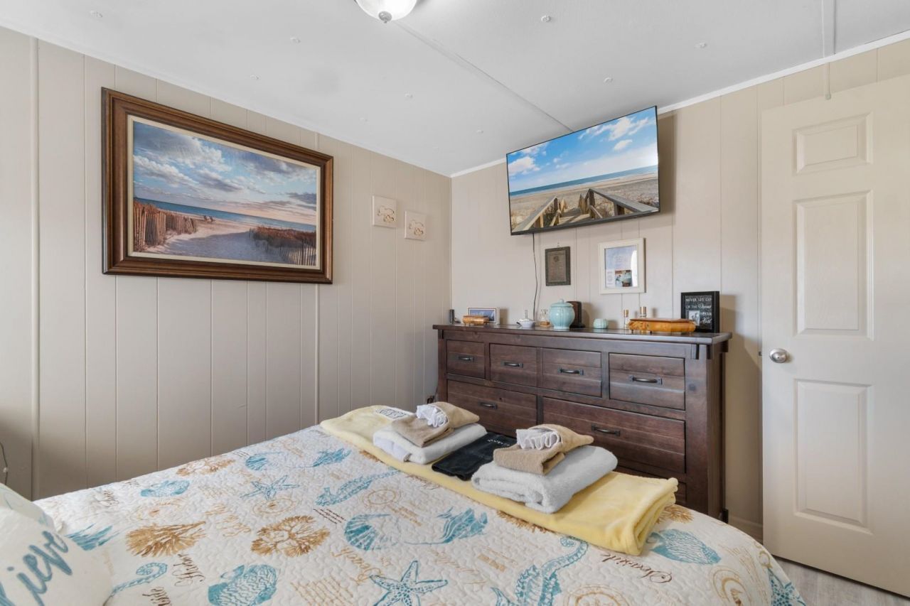 2096 Dipper Photo 14