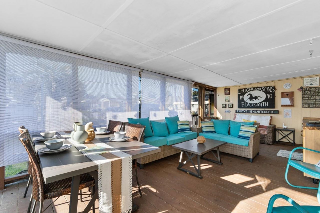 2096 Dipper Photo 19