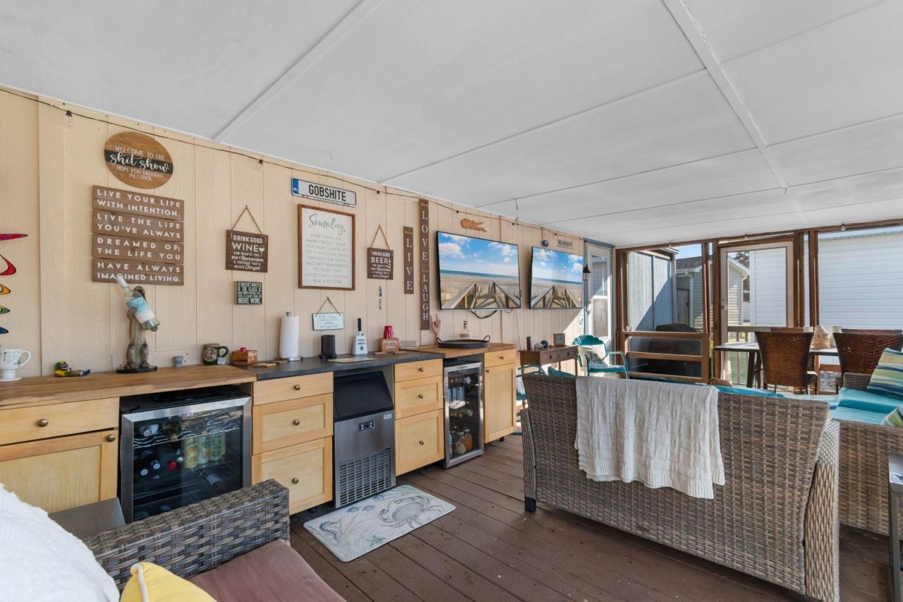 2096 Dipper Photo 21