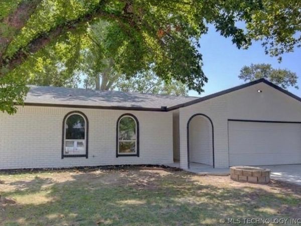 1009 W Memphis Street , Broken Arrow, OK 74012