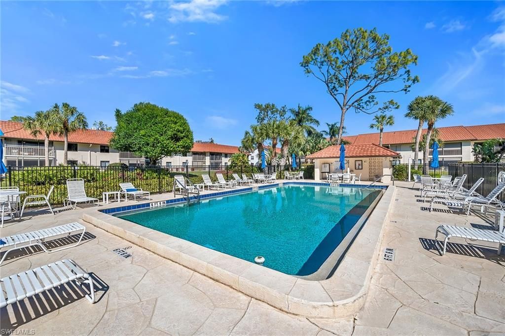 4955 Pepper Cir, Unit B106, Naples, FL 34113 Photo