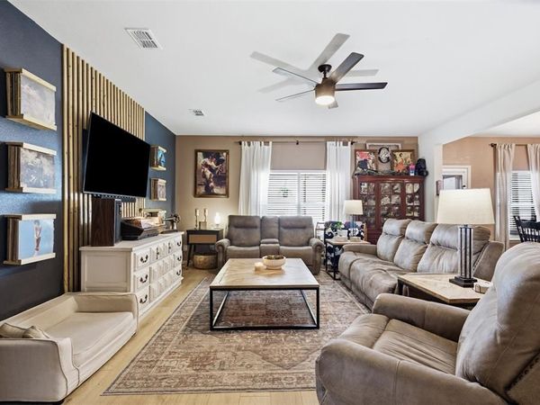 112 Saloon Cove E, Newark, TX 76071