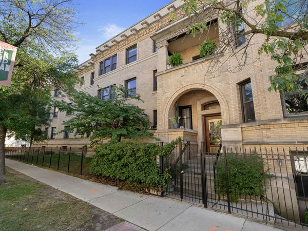 1351 W Wilson Avenue, Unit 1, Chicago, IL 60640
