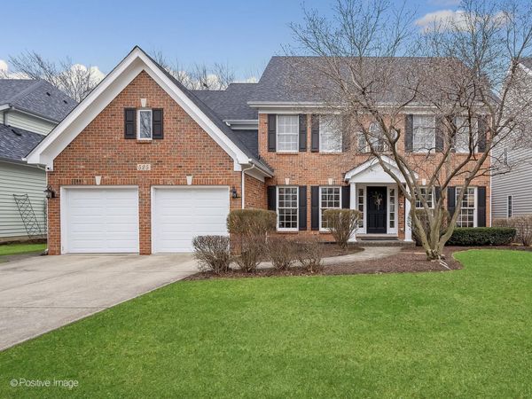 525 S Oak Avenue, Westmont, IL 60559