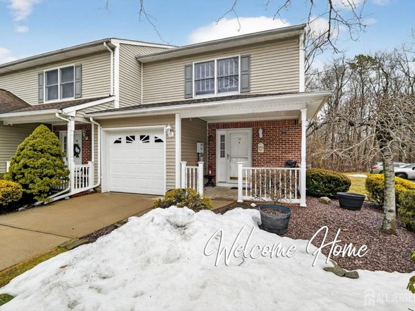 9 Parkside Drive, Spotswood, NJ 08884