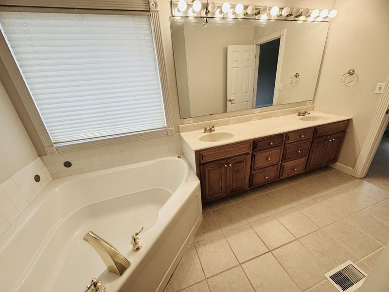 1815 Samples Court, Celina, OH 45822 Photo 21