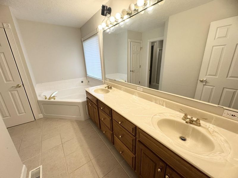 1815 Samples Court, Celina, OH 45822 Photo 22