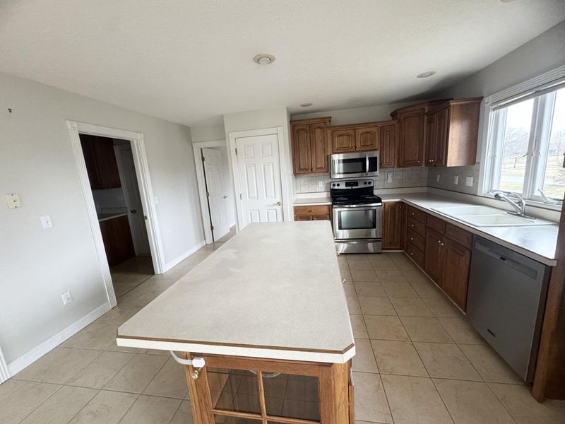 1815 Samples Court, Celina, OH 45822 Photo 8