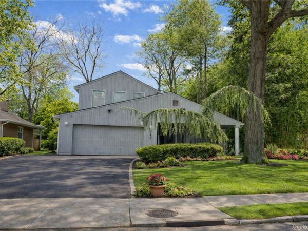 127 Wooleys Lane, Great Neck, NY 11023