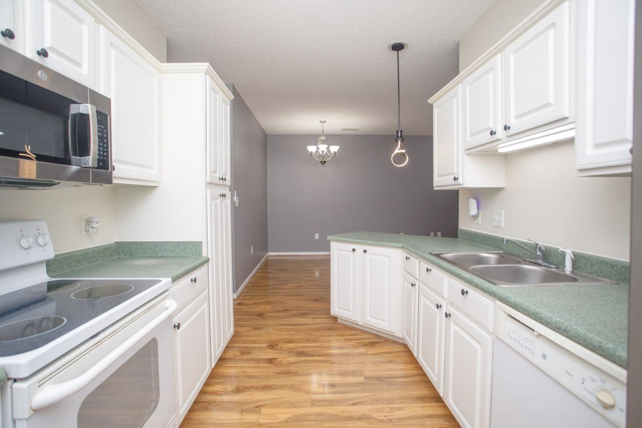 160 Lazy Willow Ln. Photo 12