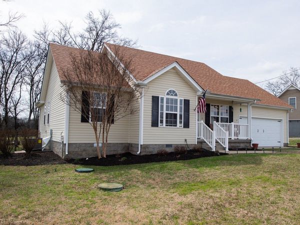 601 Fall Creek Dr, Murfreesboro, TN 37129